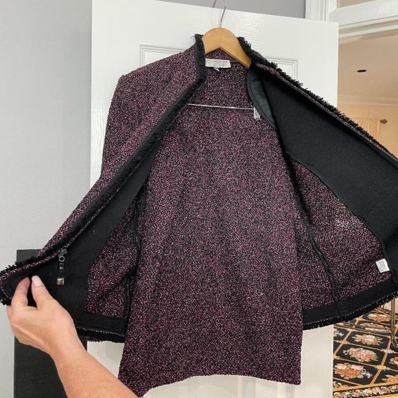 St John gorgeous skirt suit EUC. Jacket size 12, Skirt 10. - Picture 8 of 8